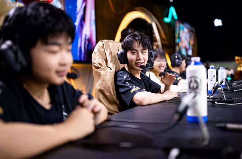 即时应变 即时应变